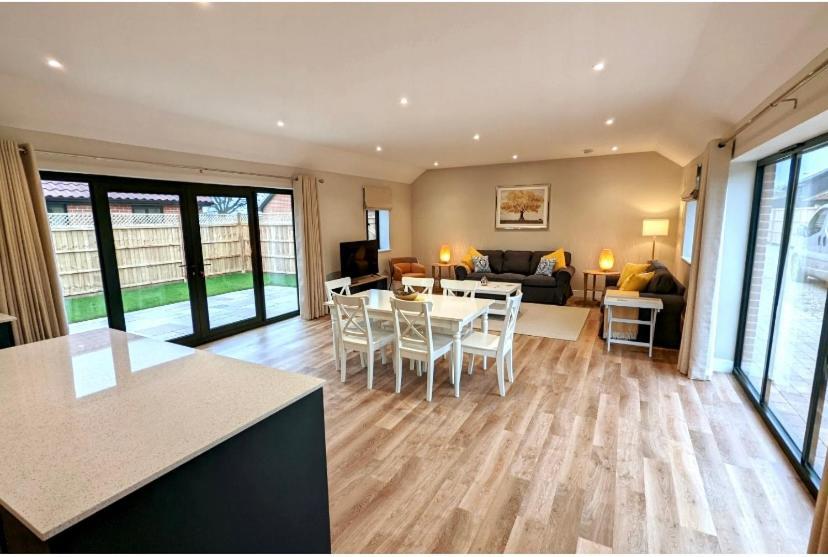Meadow View Lodges Bury St. Edmunds Exterior foto
